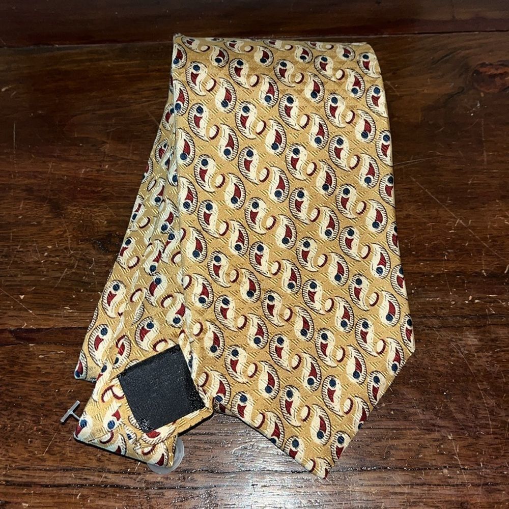 New Brooks Brothers Tear Drop Tan & Red print Maker Silk Neck tie NWT